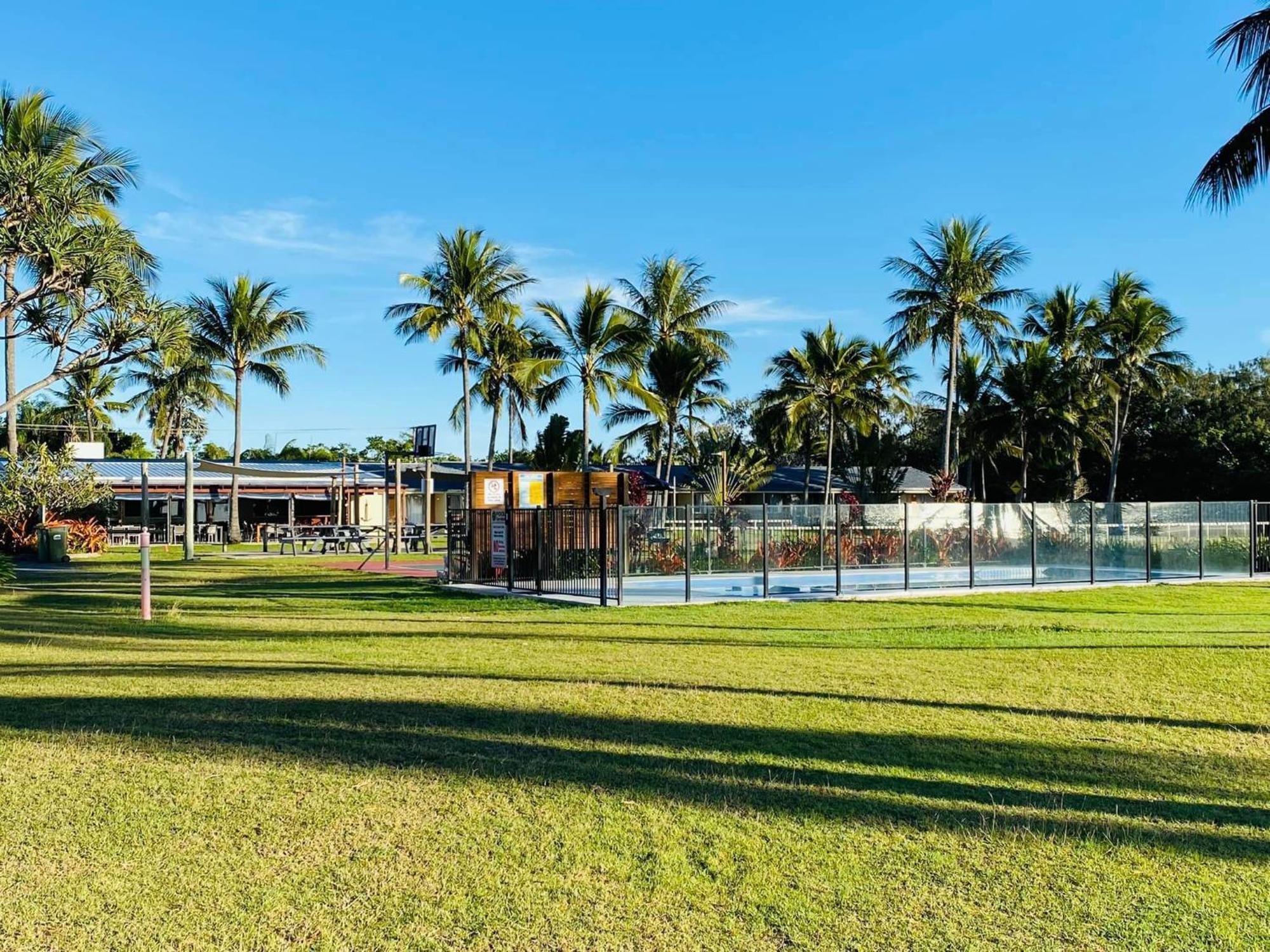 Sarina Beach Motel Grasstree Beach Exteriér fotografie